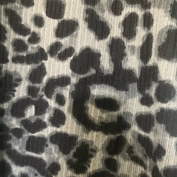 Naileski Women’s Long Sleeve Crew Neck Leopard Print Waffle Knit Top, Sz Large - Picture 10 of 10